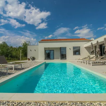 Beautiful Sofia With Pool In Tinjan Villa Vela Traba