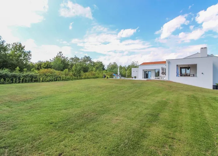 Villa Beautiful Sofia With Pool In Tinjan *